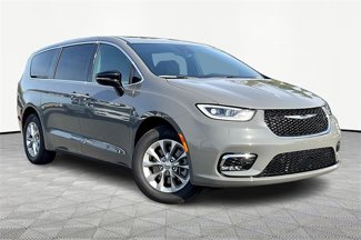 New 2025 Chrysler Pacifica Select image 1