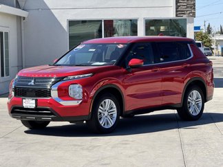 Used 2024 Mitsubishi Outlander ES image 1
