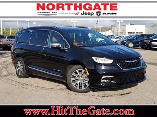 New 2025 Chrysler Pacifica Pinnacle image 1