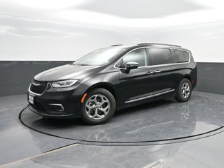 Used 2023 Chrysler Pacifica Limited image 1