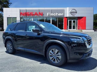 New 2025 Nissan Pathfinder SV image 1