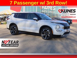 New 2025 Mitsubishi Outlander SE image 1