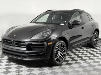 Certified 2025 Porsche Macan image 1