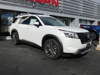 New 2025 Nissan Pathfinder SL w/ SL Premium Package image 1
