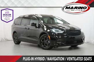 Certified 2024 Chrysler Pacifica Premium image 1