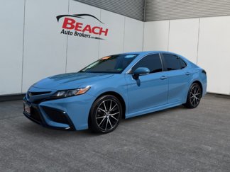 Used 2023 Toyota Camry SE image 1