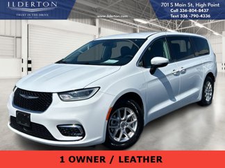 Used 2023 Chrysler Pacifica Touring-L image 1