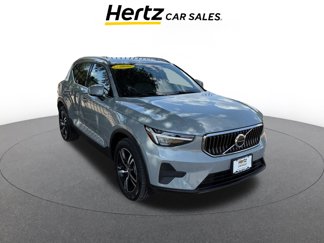 Used 2024 Volvo XC40 B5 Core image 1