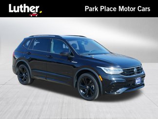 Certified 2024 Volkswagen Tiguan SE R-Line image 1