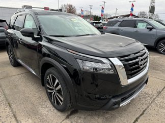 New 2025 Nissan Pathfinder Platinum image 1