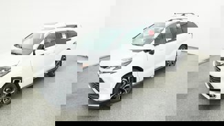New 2025 Toyota Sienna Platinum image 1