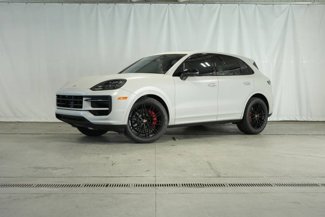 Certified 2025 Porsche Cayenne S image 1
