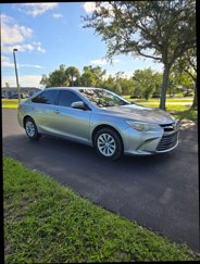 Used 2017 Toyota Camry LE image 1