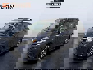 Used 2020 Toyota Sienna LE image 1