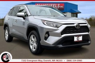 Used 2020 Toyota RAV4 XLE image 1