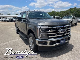 New 2025 Ford F250 4x4 Crew Cab Super Duty image 1