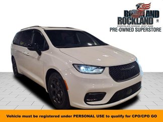 Used 2024 Chrysler Pacifica Premium image 1