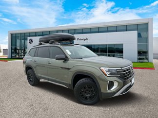 New 2025 Volkswagen Atlas Peak Edition SE image 1