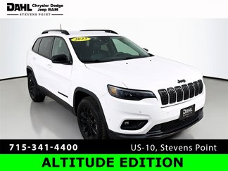Used 2023 Jeep Cherokee Altitude Lux image 1