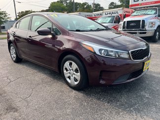 Used 2017 Kia Forte LX image 1