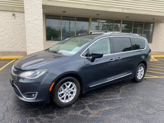Used 2020 Chrysler Pacifica Touring-L image 1