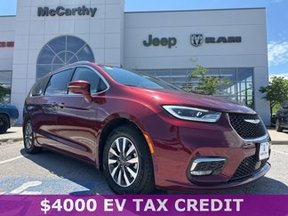Used 2021 Chrysler Pacifica Touring-L image 1