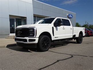 New 2025 Ford F250 4x4 Crew Cab Super Duty image 1