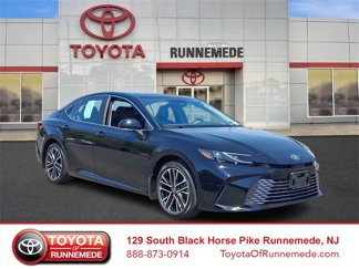 Certified 2025 Toyota Camry XLE image 1