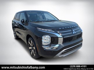 New 2025 Mitsubishi Outlander SE image 1