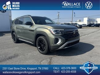 New 2025 Volkswagen Atlas Peak Edition SE image 1