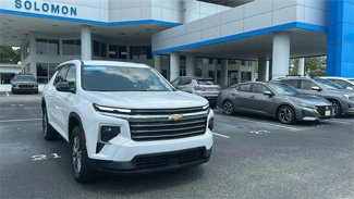 Certified 2025 Chevrolet Traverse LT image 1