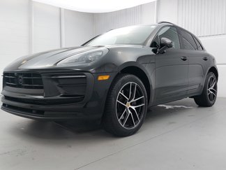 Used 2025 Porsche Macan image 1