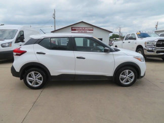 Used 2020 Nissan Kicks S image 1