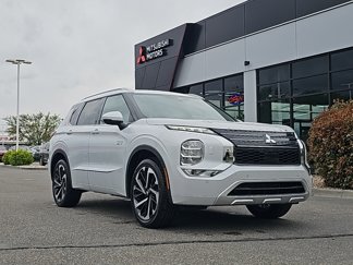 New 2025 Mitsubishi Outlander 4WD Plug-In Hybrid image 1