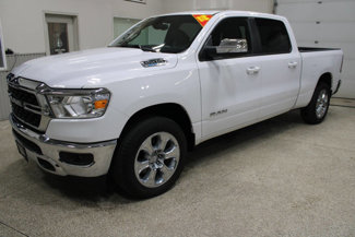 Used 2022 RAM 1500 4x4 Crew Cab image 1