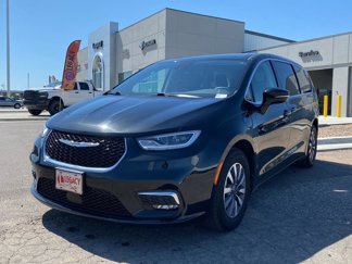 Used 2024 Chrysler Pacifica Select image 1