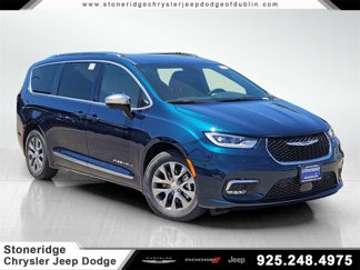New 2025 Chrysler Pacifica Pinnacle image 1
