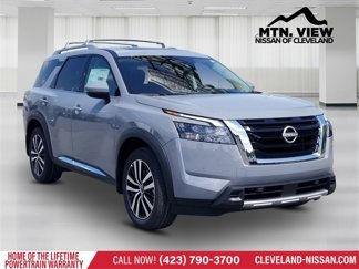 New 2025 Nissan Pathfinder Platinum image 1