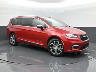 New 2026 Chrysler Pacifica Pinnacle image 1