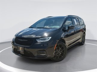 Used 2024 Chrysler Pacifica Touring-L w/ S Appearance Package image 1