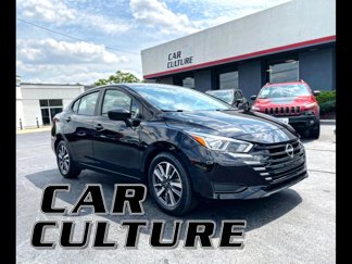 Used 2023 Nissan Versa SV image 1