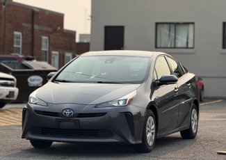 Used 2021 Toyota Prius L Eco image 1