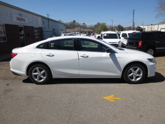 Used 2018 Chevrolet Malibu LS image 1