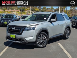New 2025 Nissan Pathfinder SL w/ SL Premium Package image 1