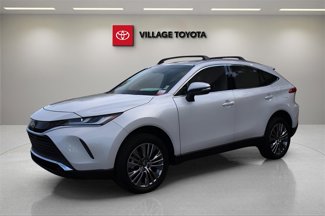 Certified 2024 Toyota Venza XLE image 1