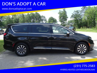 Used 2023 Chrysler Pacifica Limited image 1