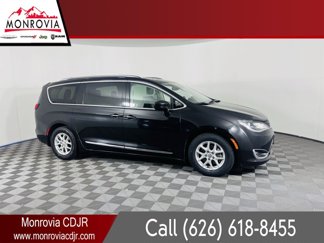 Used 2020 Chrysler Pacifica Touring-L image 1