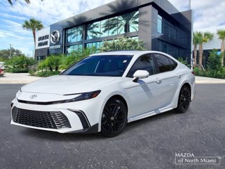 Used 2025 Toyota Camry SE image 1