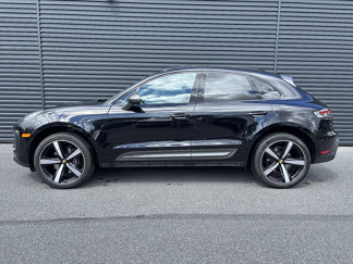 Used 2025 Porsche Macan image 1