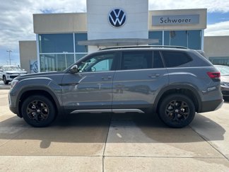 New 2025 Volkswagen Atlas Peak Edition SE image 1